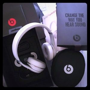 NEW Beats Solo 3 wireless by Dr. Dre
